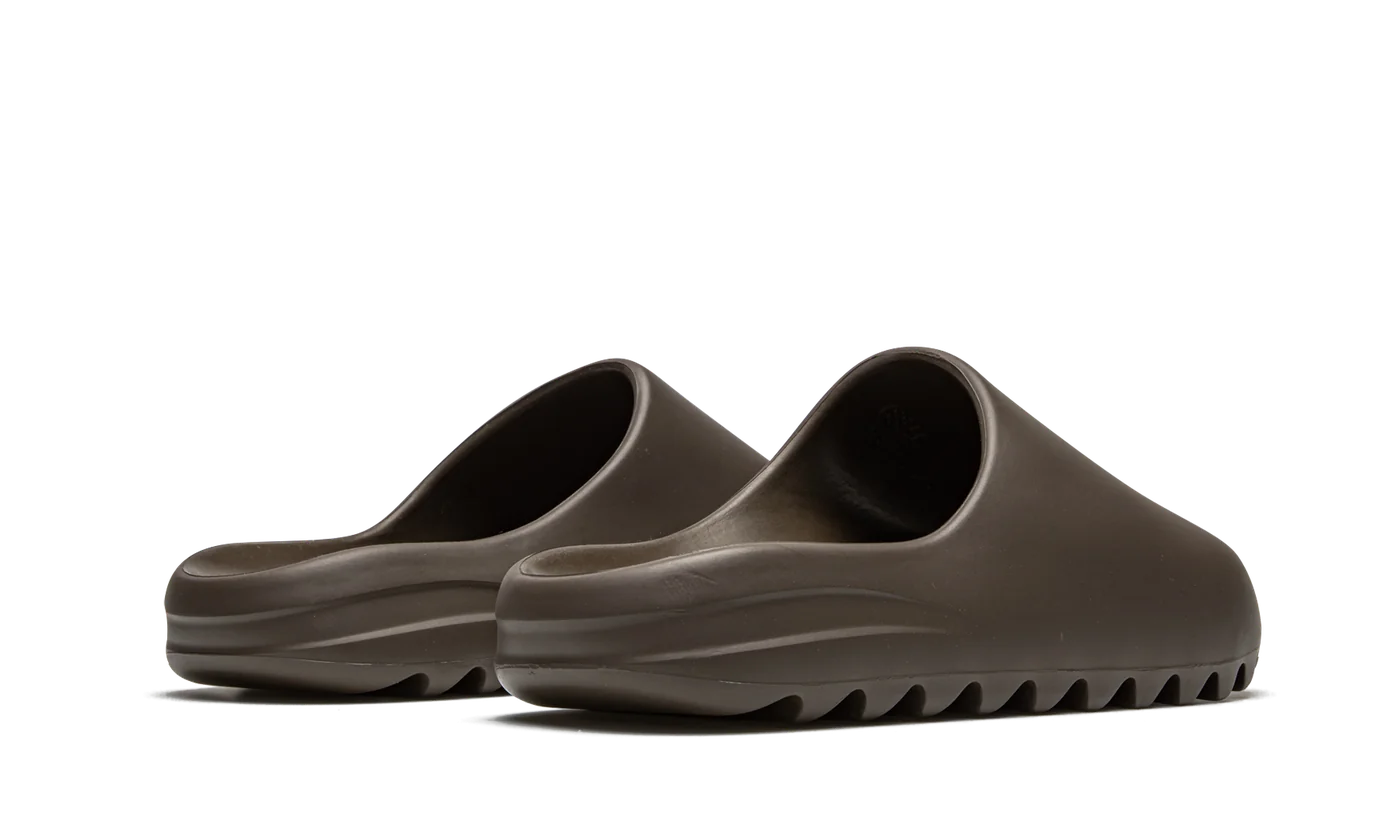Yeezy Slide "Soot 2021" - Imagen 3