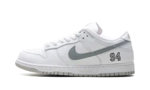 SB Dunk Low "Supreme - White"