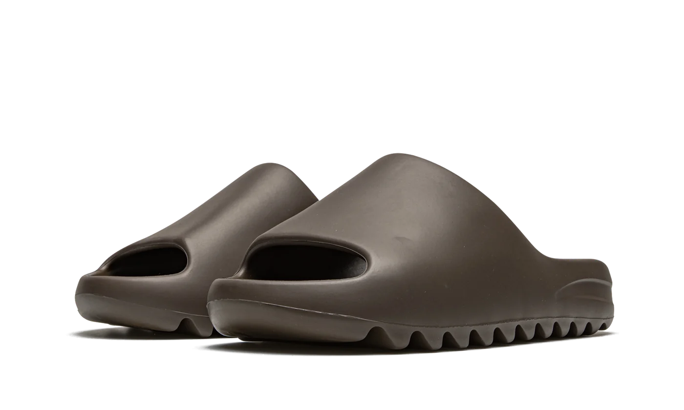 Yeezy Slide "Soot 2021" - Imagen 2