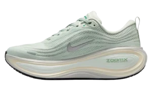 Vomero Plus WMNS "Light Silver Barely Green Sea Glass"