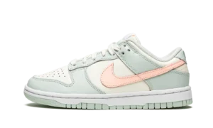 DUNK LOW WMNS "Barely Green"