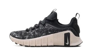 Free Metcon 6 SE WMNS "Black Silt Red"