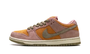 SB Dunk Low "Red Stardust"