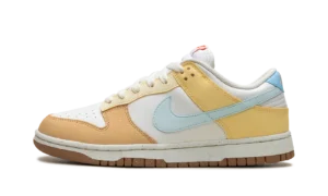 DUNK LOW WMNS "Soft Yellow"