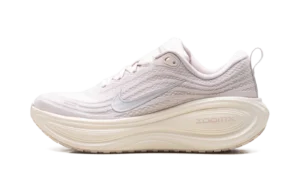 Vomero Plus WMNS "Silt Red Stardust"