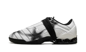 Total 90 Shox Magia WMNS "White Black"