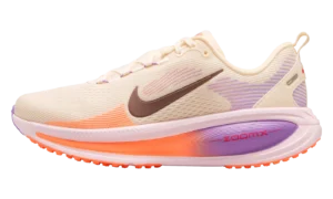 Vomero 18 WMNS "Chalk Bright Violet Tattoo"