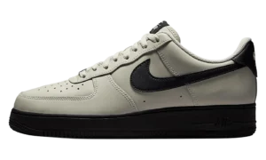 Air Force 1 '07 "Light Bone/Black"