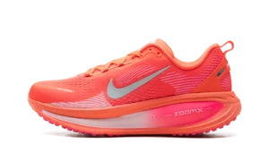 Vomero 18 WMNS "Bright Crimson"