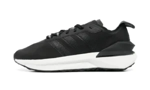 Avryn "Black White"