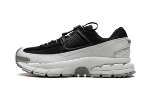 Zoom Vomero 5 Roam "Black Light Silver"