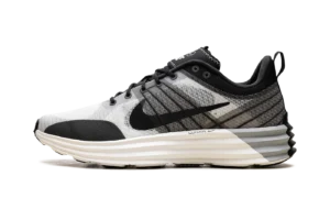 Lunar Roam "Summit White Black"