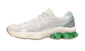 GEL-Kinetic Fluent "Smoke Grey / Pure Silver"