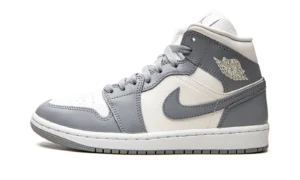 AIR JORDAN 1 MID WMNS "Stealth"
