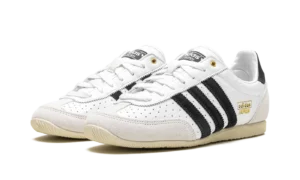 Japan WMNS "Cloud White Black"